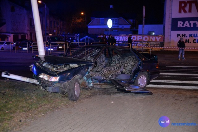 Poważny wypadek na skrzyżowaniu Okrzei - Wronia we Włocławku