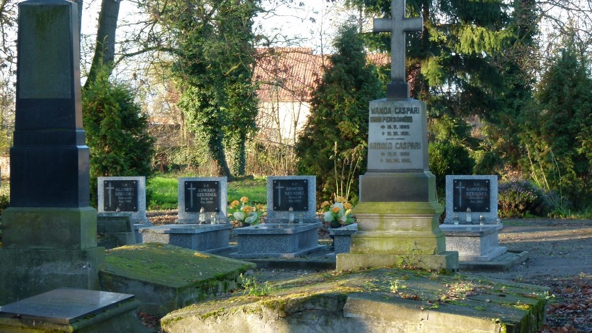 Cmentarz dla ewangelików i cmentarz żydowski w Łęczycy [ZDJĘCIA]