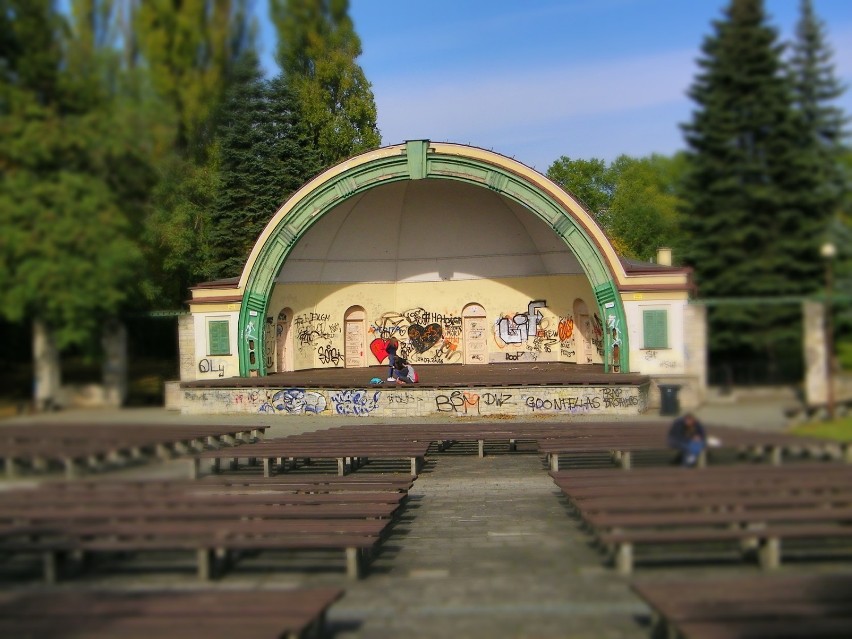 Tak wyglądała muszla koncertowa w Bydgoszczy. To miejsce tętniło kiedyś życiem!