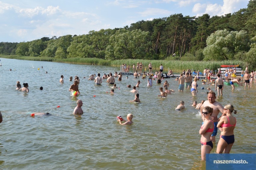 Wakacje Włocławek 2016. Upalna sobota nad Jeziorem Wikaryjskim [zdjęcia, wideo]