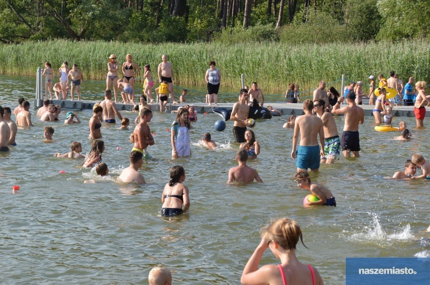 Wakacje Włocławek 2016. Upalna sobota nad Jeziorem Wikaryjskim [zdjęcia, wideo]