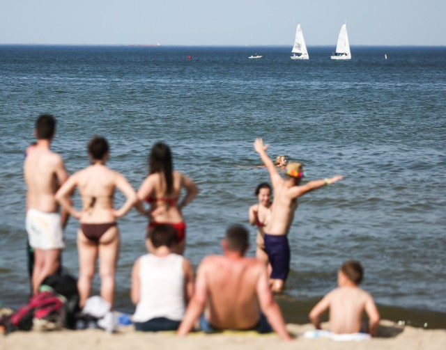 Kiedy warto wziąć urlop? Długie weekendy 2016