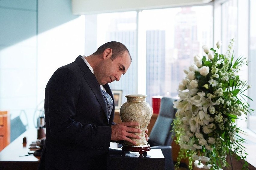 Louis Litt (Rick Hoffman) - "W garniturach"...