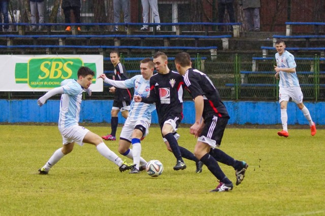 Unia Solec Kujawski - Łokietek Brześć Kujawski 1:1 (1:1) 
Bramki: Jakub Witucki (42) - Billy Abbott (13, karny)