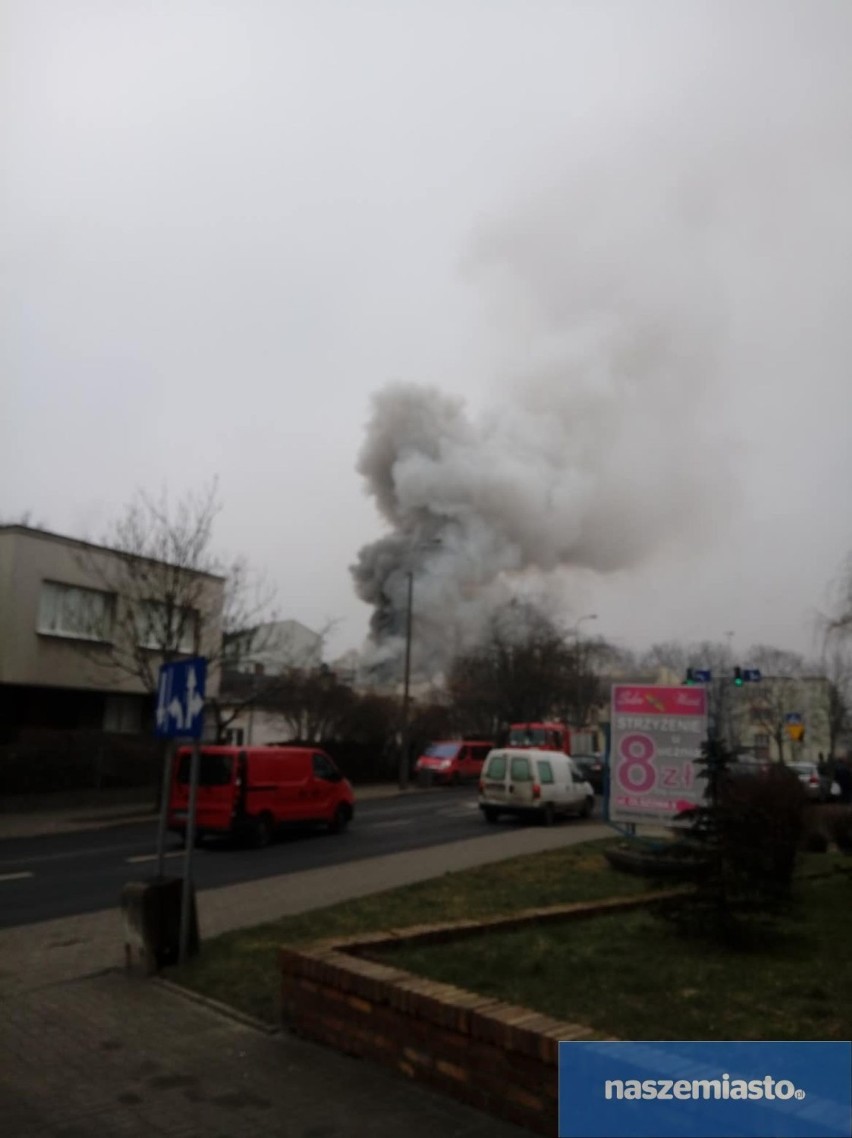 Pożar domu na ulicy Wroniej we Włocławku [zdjęcia, wideo]