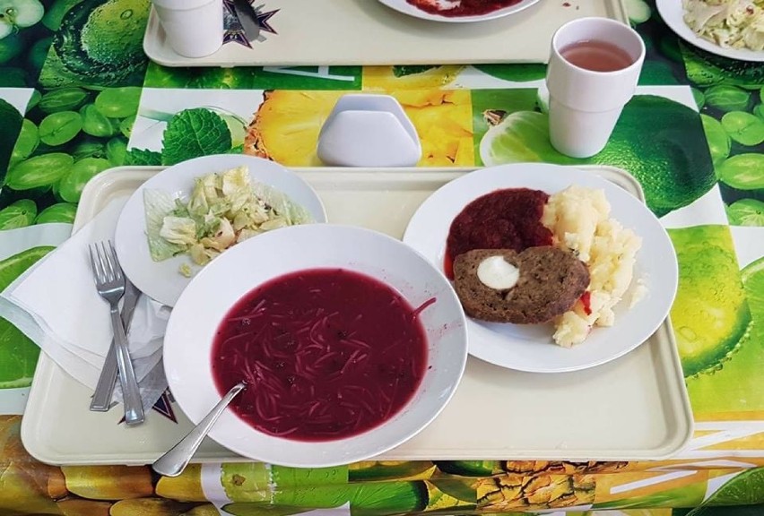 Obiad w Cswl Poznań.
Zupa owocowa z makaronem z borówkami