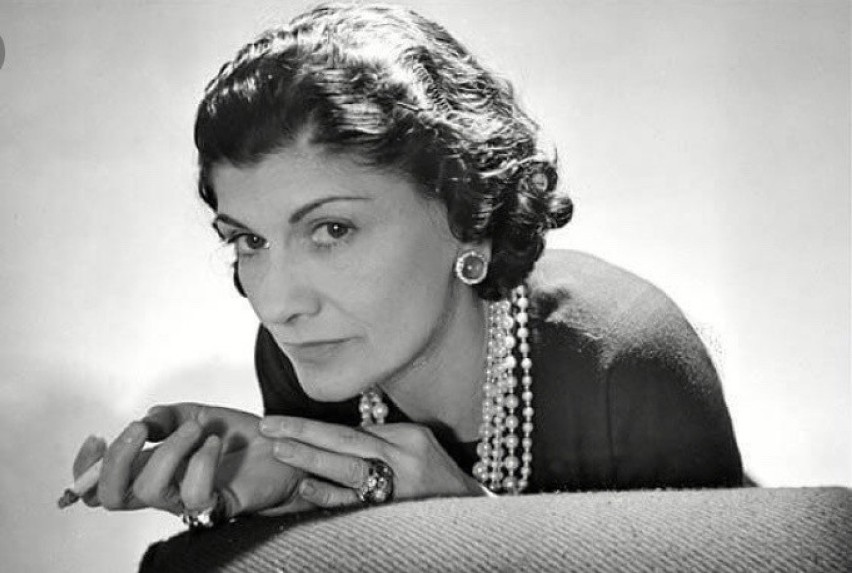 Coco Chanel

Życie Coco Chanel było pełne zwrotów akcji i...