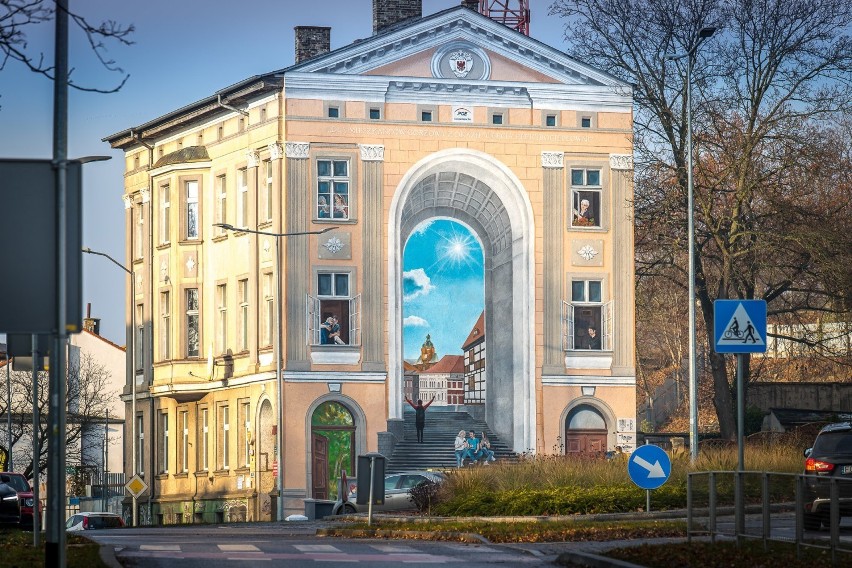 Mural na 70-lecie elektrociepłowni powstał w pobliżu ronda...