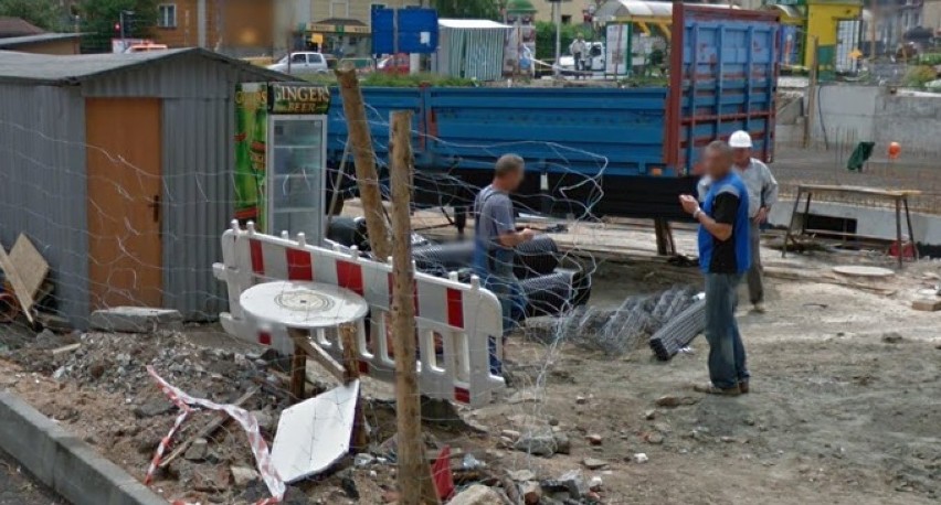 Jelenia Góra i jej zaskoczeni mieszkańcy w kamerze Google Stree View. Zobacz zdjęcia!