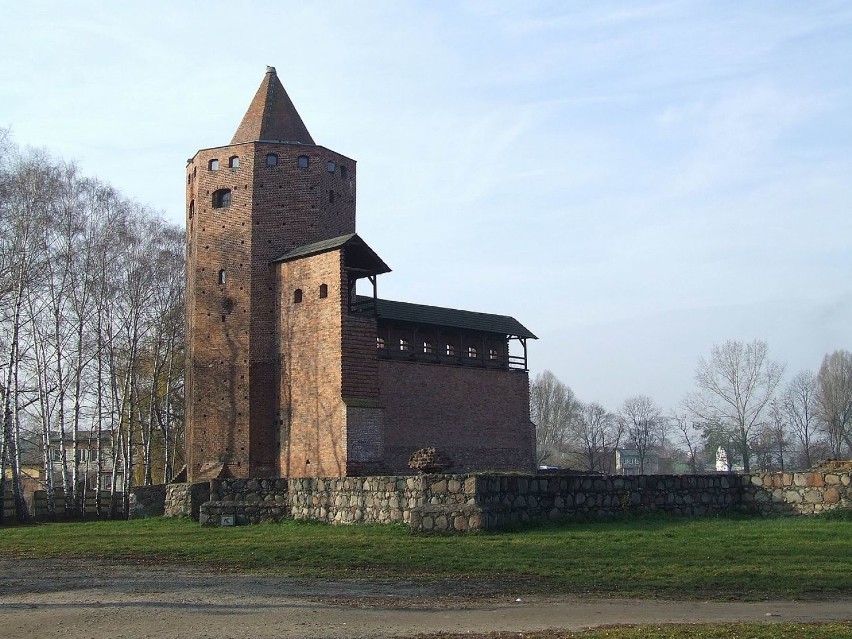 Zamek w Rawie Mazowieckiej został wybudowany w stylu...