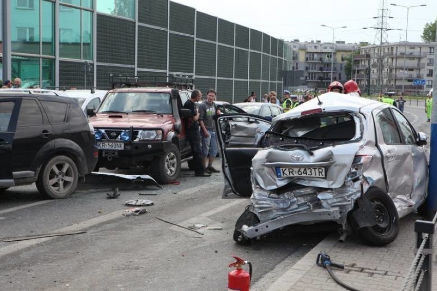 Karambol na Ruczaju. Nie ma aresztu dla kierowcy ciężarówki