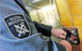 Z regionu. Funkcjonariusz Centralnego Ośrodka Szkolenia Służby Więziennej w Kaliszu wypadł z okna