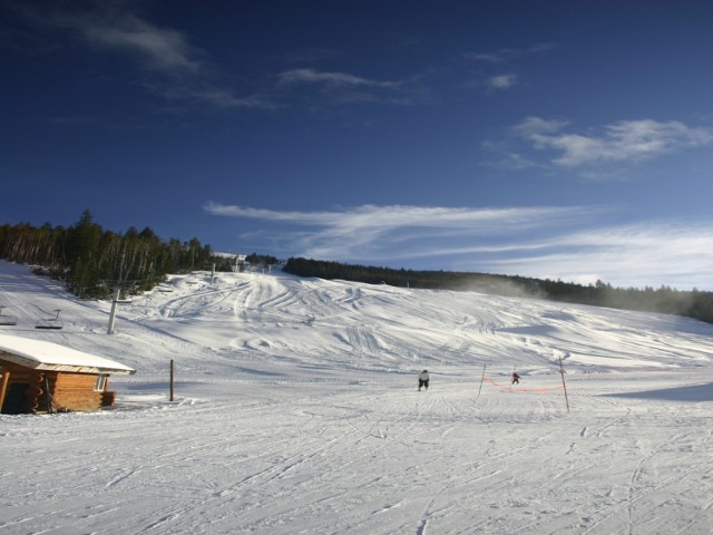 Popularną propozycją sylwestrową jest wybrać się na narty