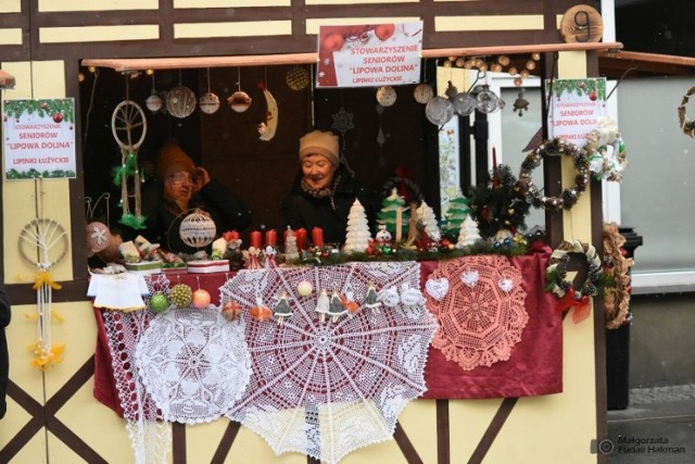 Jarmarki Świąteczne w Żarach cieszą sie do lat dużym zainteresowaniem mieszkańców. Juz 16 grudnia rozpocznie się kolejna edycja