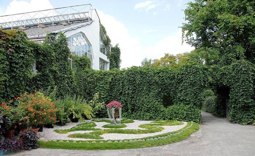 Ogród botaniczny założony w 1783 w Krakowie zajmuje...