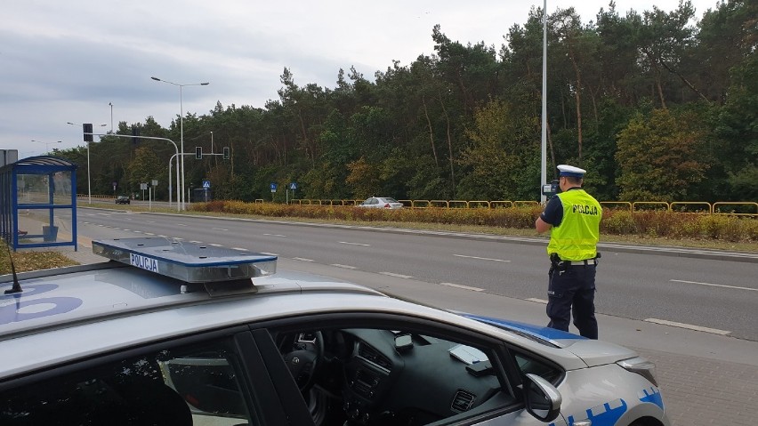 Policjanci z grupy SPEED zatrzymali kierowcę, który na ul. Toruńskiej we Włocławku jechał 142 km/h [wideo]