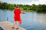 15 najważniejszych zasad bezpieczeństwa nad wodą. PRZECZYTAJ, zanim wybierzesz się nad jezioro lub w rejs!