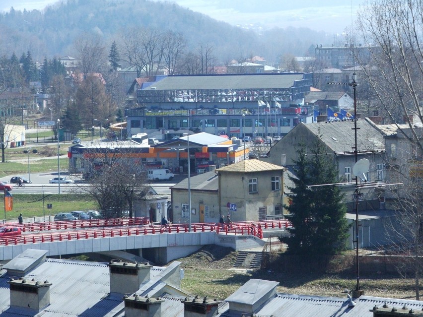 Gorlice. Nad dachami miasta. Jak jeszcze nie tak dawno wyglądały uliczki w centrum, Zawodzie, rynek? [ARCHIWALNE ZDJĘCIA]