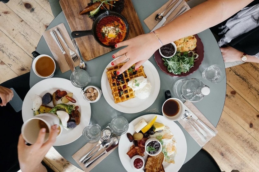 Zakwaterowanie i gastronomia - przeciętne wynagrodzenie...