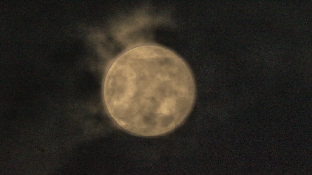 Pełnia Księżyca nad Inowrocławiem wyglądała spektakularnie