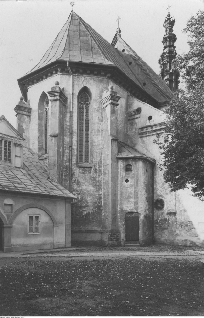 Klasztor i kościół sióstr Klarysek w Starym Sączu. 1918-1937