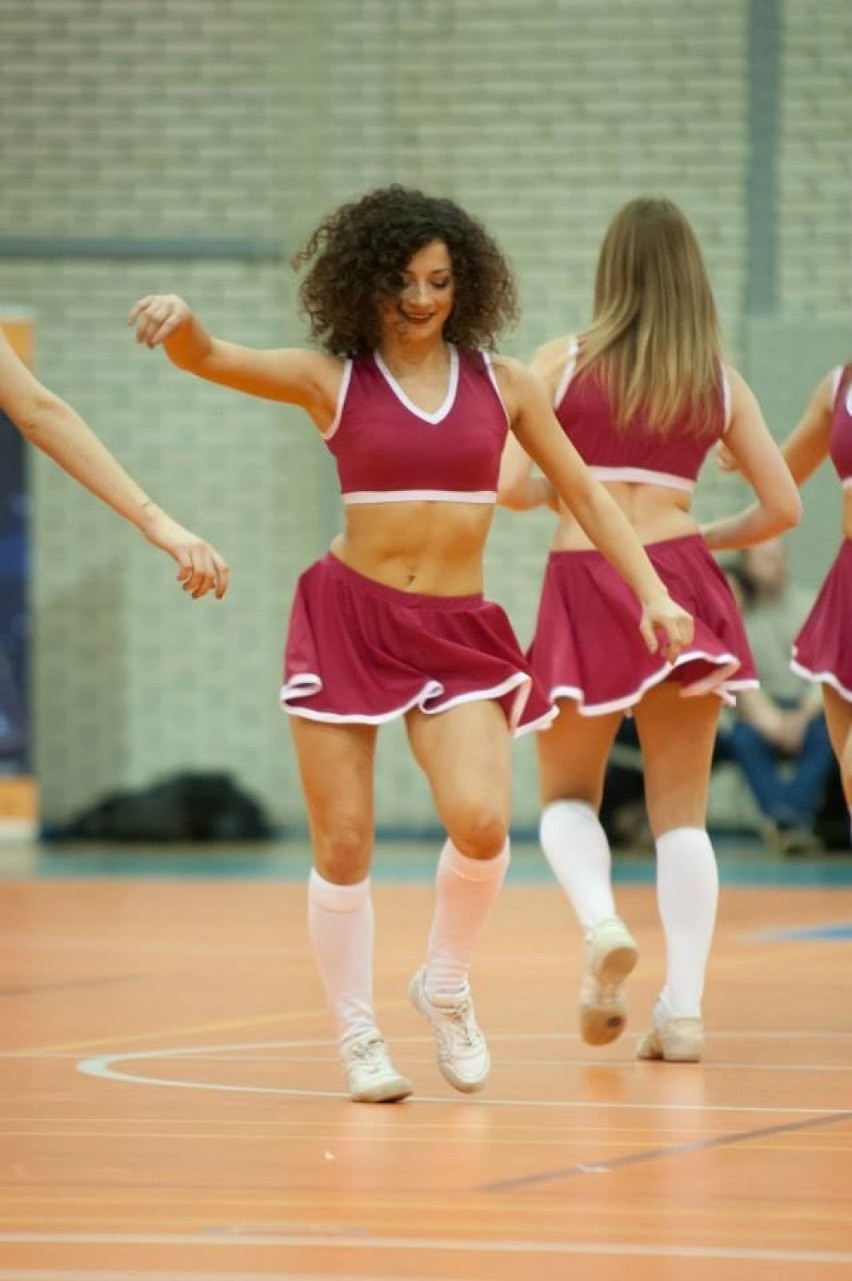 Te seksowne cheerleaderki z Krakowa dopingują sportowców [ZDJĘCIA]