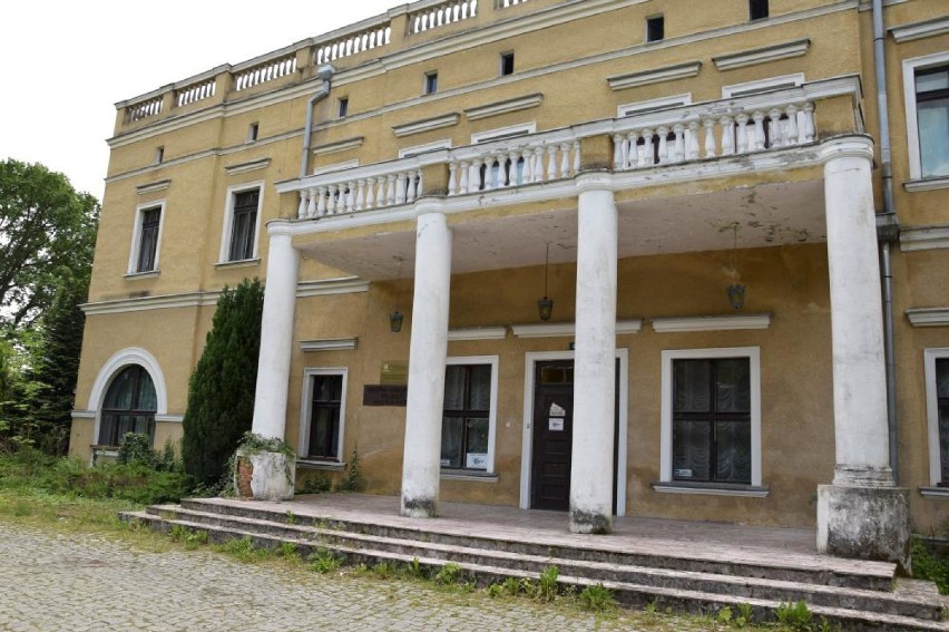 Pałac w Pietronkach został skontrolowany przez przedstawicieli urzędu ochrony zabytków