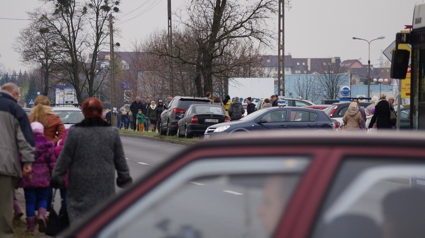 W rejonach cmentarzy przy ul. Poznańskiej po obu stronach...