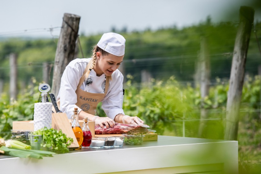 "MasterChef" sezon 10 odc. 6. Gotowanie w winnicy i sztuka sufletów! Marlena Starzec żegna się z programem!