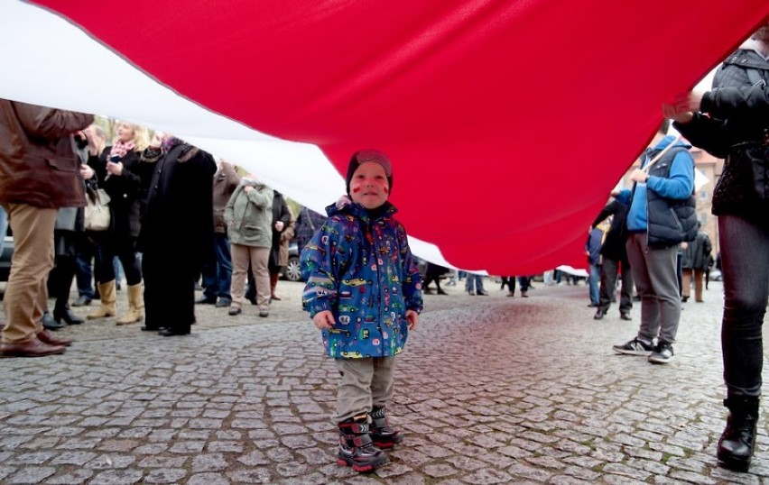 Marsz Niepodległości w Szczecinie. Było spokojnie i... rodzinnie [wideo, zdjęcia]