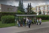 Tak wyglądają mieszkańcy Grudziądza, przyłapani przez Google Street View na przystankach