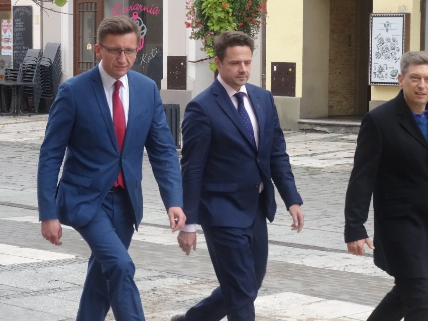 Rafał Trzaskowski kandydatem PO na prezydenta. W 2018 roku odwiedził Kalisz i poparł Dariusza Grodzińskiego ZDJĘCIA