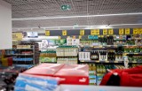 Sieć sklepów Biedronka wydłuża pracę supermarketów w Oświęcimiu i okolicy. Sprawdź, które czynne są całą dobę [LISTA]