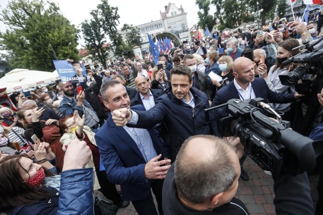 Rafał Trzaskowski spotkał się na wiecu wyborczym z mieszkańcami Dębicy
