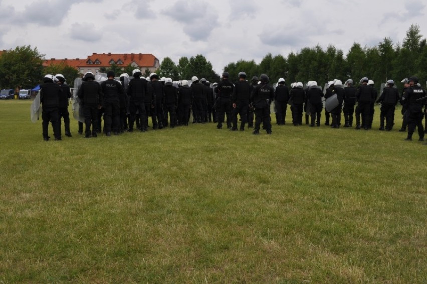 Policjanci z regionu ćwiczyli w Kaliszu. Używali granatów i broni gładkolufowej