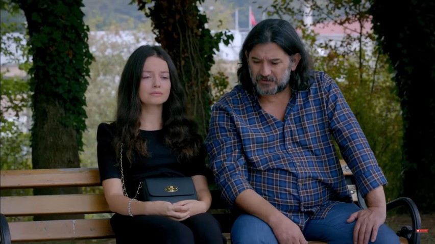 Hasan Ballıktaş w serialu „Zranione ptaki” grał ojca Meryem. Jaki jest naprawdę? Fani „Elif” dobrze go znają!