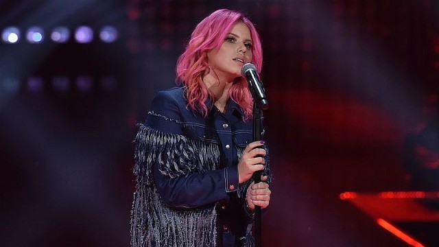 Wielki finał programu! Sobotni Finał 8. edycji "The Voice of Poland" widzowie z pewnością zapamiętają na długo. Będą momenty wzruszeń, radości, mistrzowskie duety i goście specjalni. Swoim repertuarem muzyczną scenę "The Voice of Poland" rozgrzeje brytyjska gwiazda Jessie Ware. Artystka znana jest szerokiej publiczności przede wszystkim za sprawą przeboju "Wildest Moments". W finałowym odcinku Jessie Ware zaprezentuje singiel "Alone", a wspólnie z uczestnikami 8. edycji "The Voice of Poland" zaśpiewa swój największy przebój "Say You Love Me".CZYTAJCIE WIĘCEJ  "The Voice of Poland 8: FINAŁ" - TVP2, godz. 20.05fot. Ireneusz Sobieszczuk/TVP