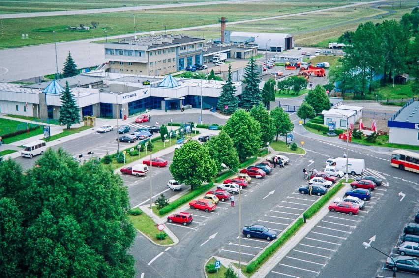 Rok 1994 infrastruktura terminalowa Katowice Airport.