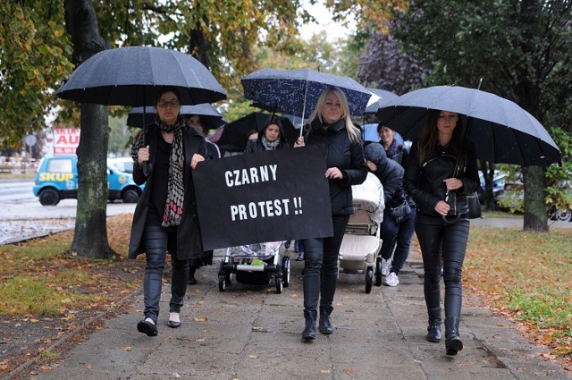 Śrem: 'Czarny protest' w naszym mieście [ZDJĘCIA i FILM]