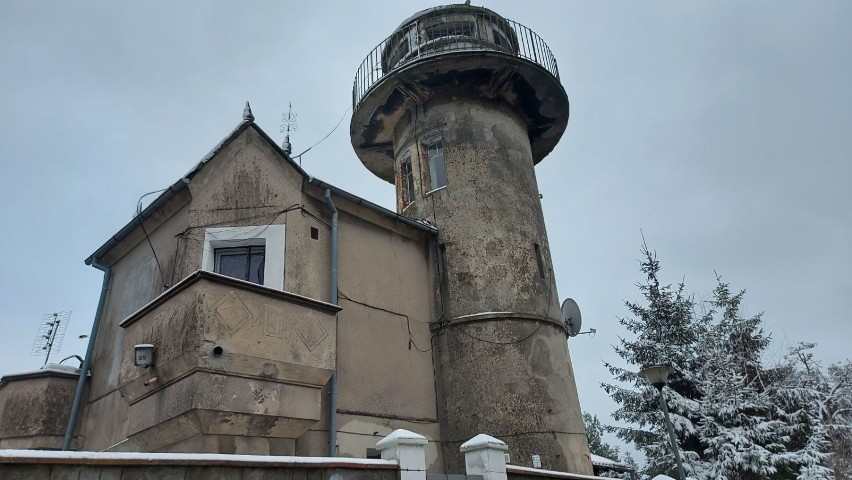 Dom z okrągłą wieżą przy ul. Słowackiego. Dawniej Villa am...