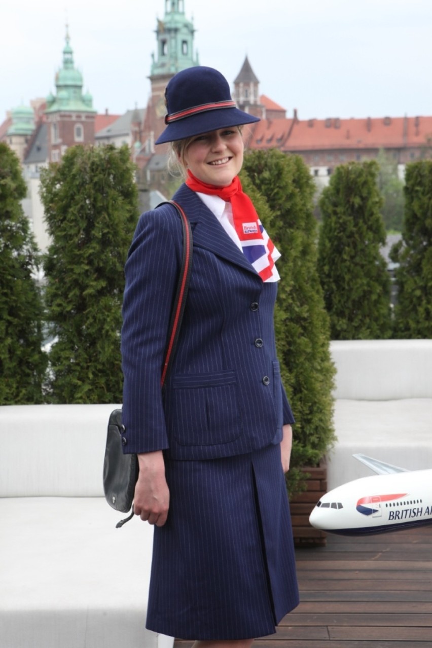 British Airways wraca do Krakowa! Pokaz strojów stewardess [ZDJĘCIA]