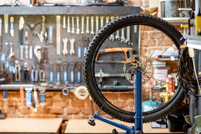 Zobacz, który serwis rowerowy w Piechowicach wybrać do przeglądu lub naprawy swojego roweru