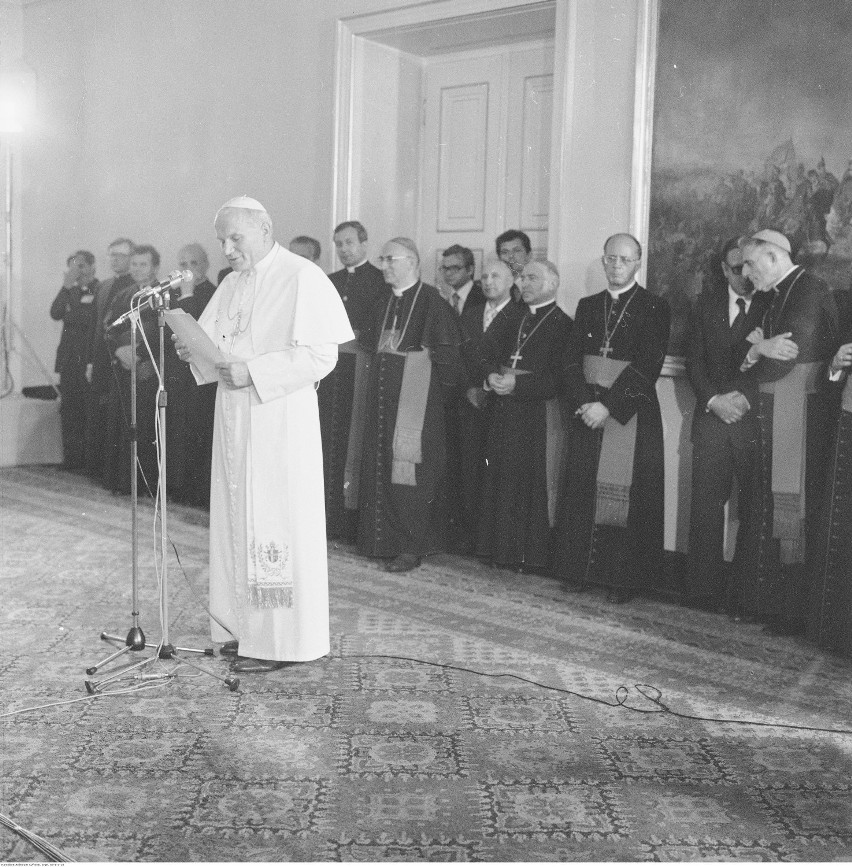 Spotkanie papieża Jana Pawła II z władzami PRL w Belwederze....