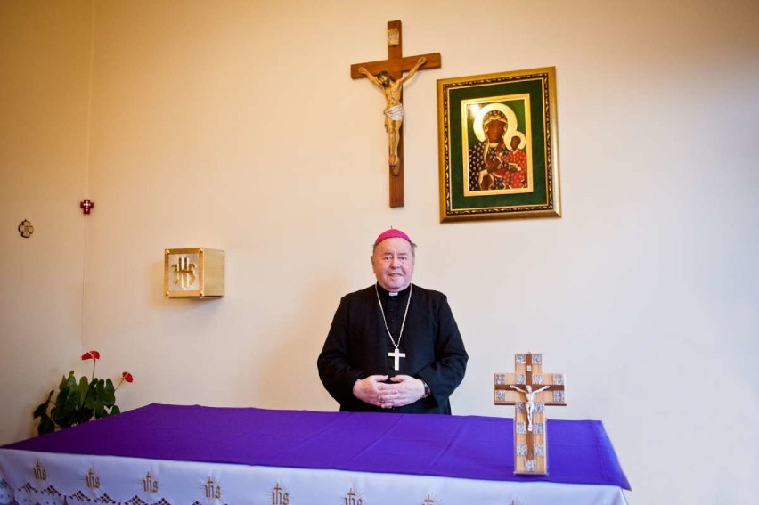 Biskup Bogdan Wojtuś nie żyje. Miał koronawirusa