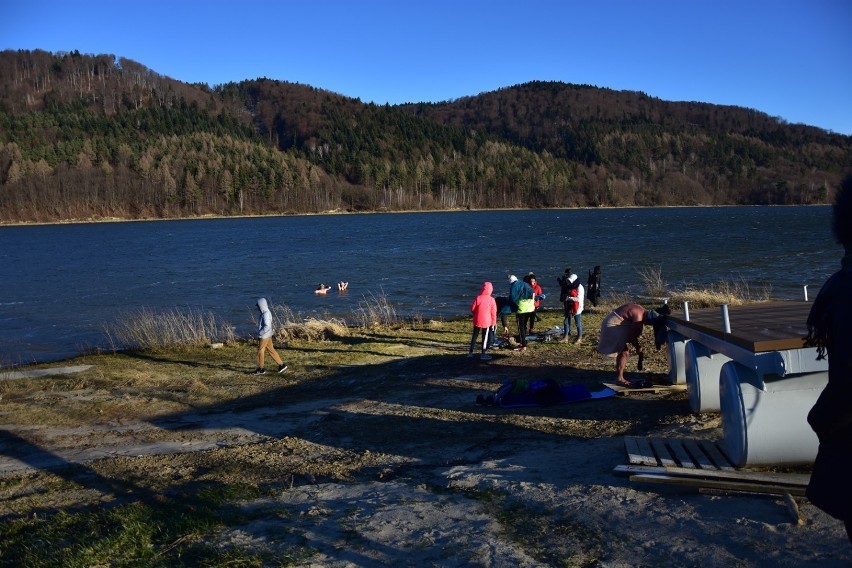 Na ścieżkach nad brzegiem nie brakowało dzisiaj (27 grudnia...