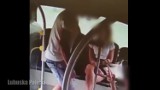 Szokujące nagranie z Gorzowa! W autobusie MZK, w biały dzień, mężczyzna brutalnie zaatakował młodą kobietę