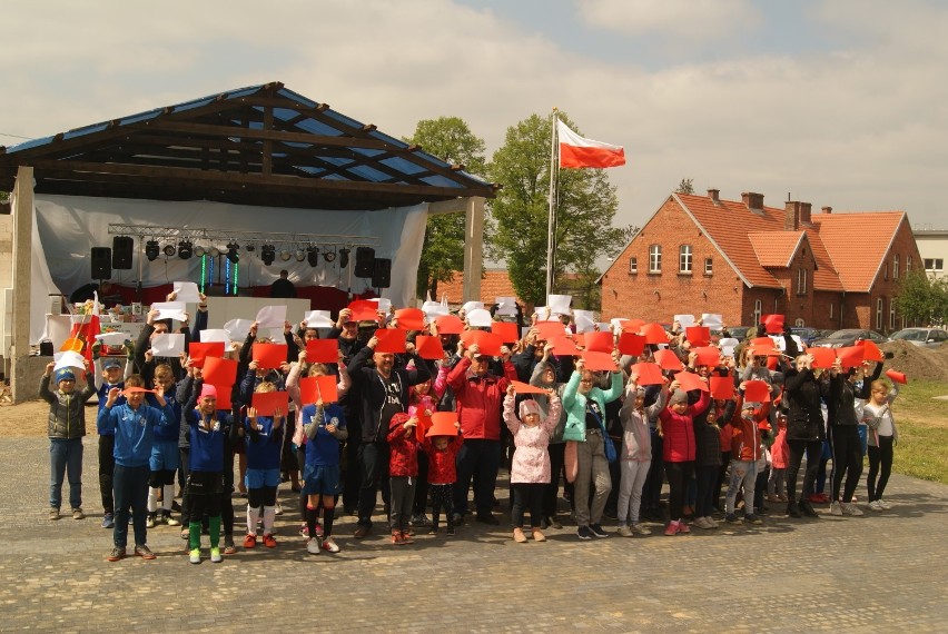 Dzień flagi - Festyn Biało - Czerwony w Nochowie