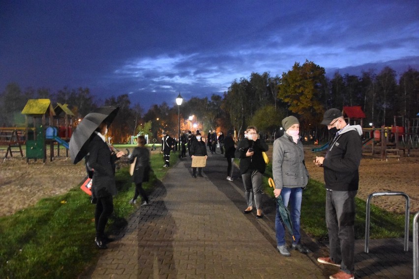 Strajk kobiet Śrem. Spacerem wyraziły swój sprzeciw wobec...