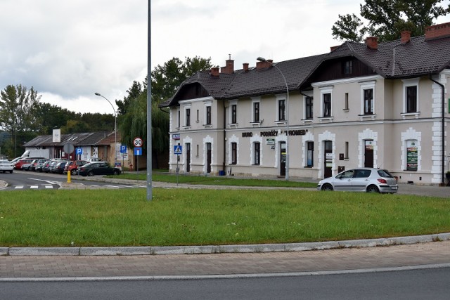 Ciało młodego mężczyzny znaleziono przy dawnym dworcu kolejowym,