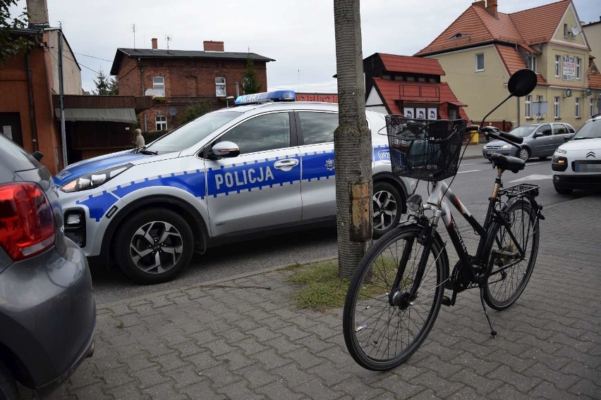 Wągrowiec. Rowerzystka ze złamaną nogą trafiła do szpitala. Co ustaliła policja? Czy w mieście przybędzie dróg dla rowerów? 